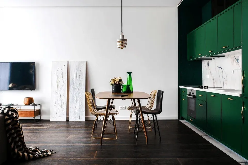 Phòng ăn - Căn hộ 62㎡ mang vẻ đẹp sang trọng, lộng lẫy với màu xanh lá đậm cổ điển  | Space T