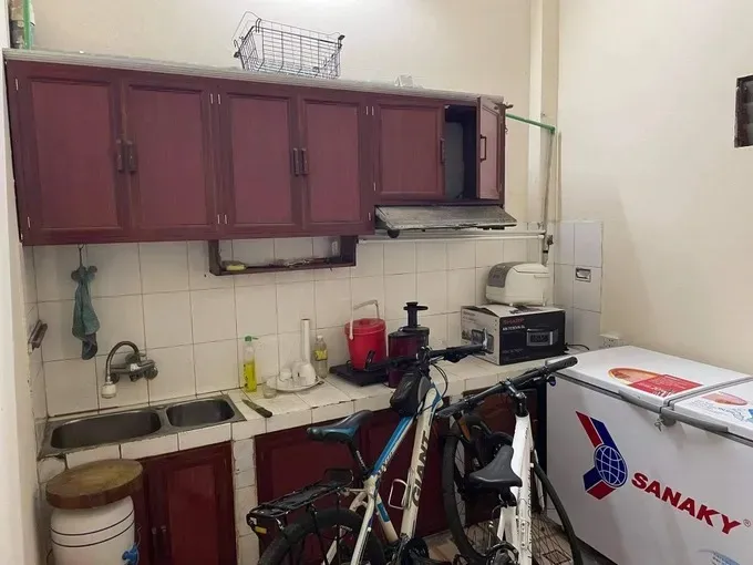 Phòng bếp - Nhà cũ 38m2 20 năm tuổi tại Hà Nội “vịt hóa thiên nga” sau cải tạo toàn diện | Space T