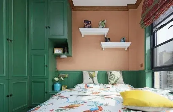 Phòng ngủ - Tổ ấm 60m2 của gia đình 5 người trang trí màu xanh đỏ phối hợp nhiều phong cách độc đáo | Space T