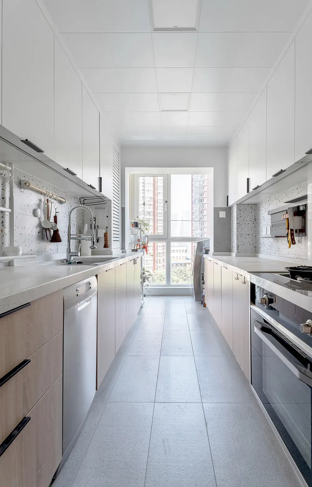 Phòng bếp - Tổ ấm 134m2 kiểu Bắc Âu ấm cúng và thư giãn của đôi vợ chồng son  | Space T