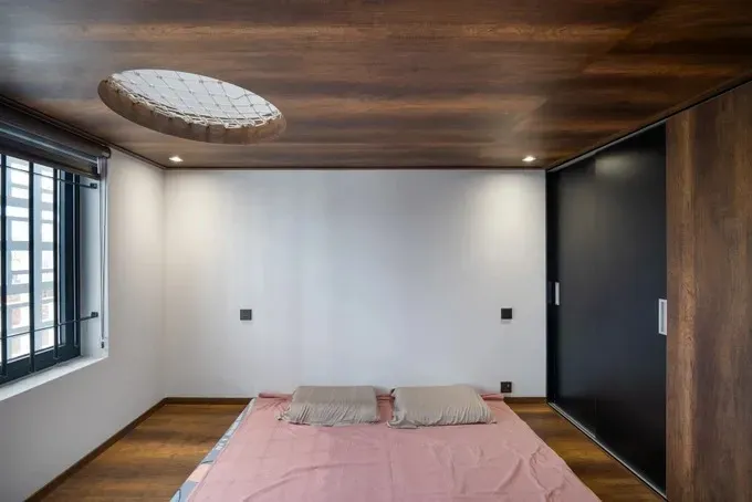 Phòng ngủ - Ngôi nhà 100m2 mái lam gỗ cách tân mát mẻ quanh năm tại Đà Nẵng | Space T