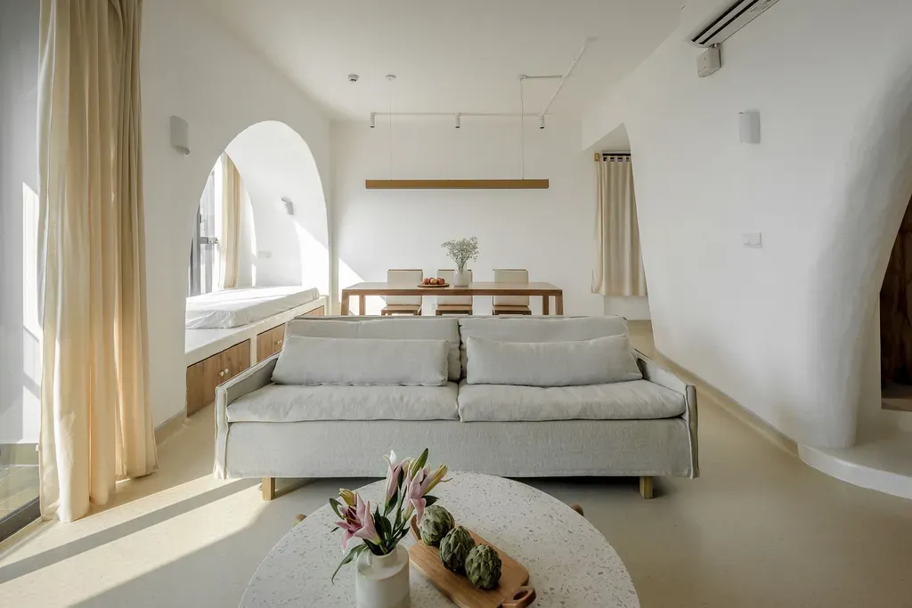 Phòng khách - Ngôi nhà với những bức tường cong độc đáo | Space T