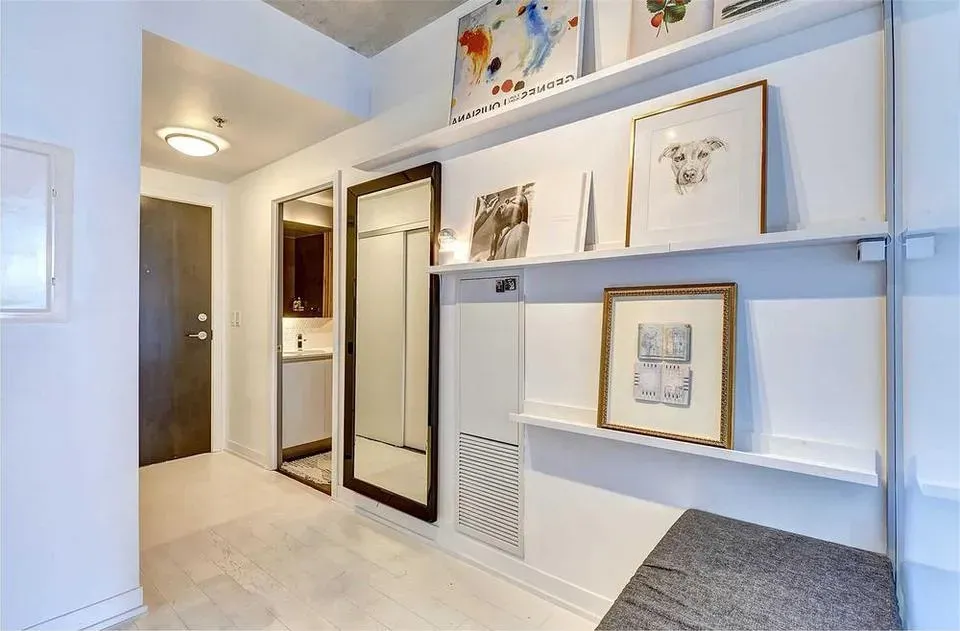 Lối vào - Ý tưởng kết hợp phong cách Industrial và Scandinavian cho căn hộ 45m2  | Space T