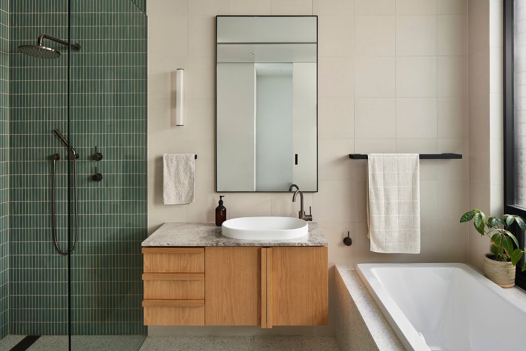 Phòng tắm - Căn nhà bằng kính với thiết kế kiểu Minimalist - Nordic kết nối thiên nhiên  | Space T