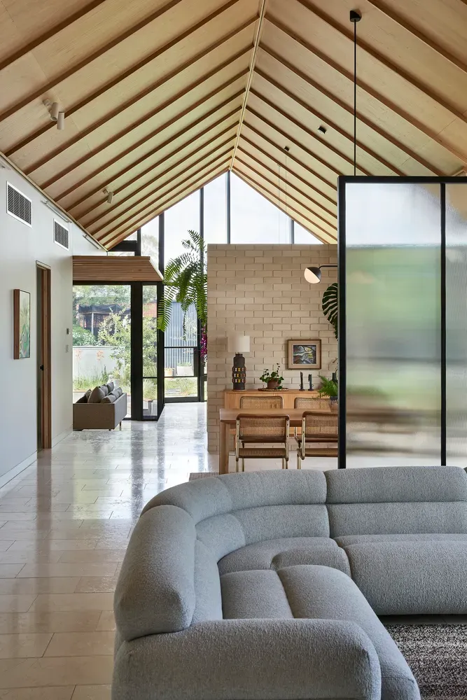 Phòng bếp - Căn nhà bằng kính với thiết kế kiểu Minimalist - Nordic kết nối thiên nhiên | Space T