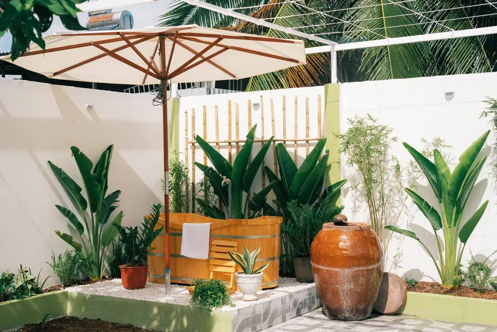 Sân vườn - Cải tạo lại nhà cũ thành homestay cực chill tại Bến Tre | Space T
