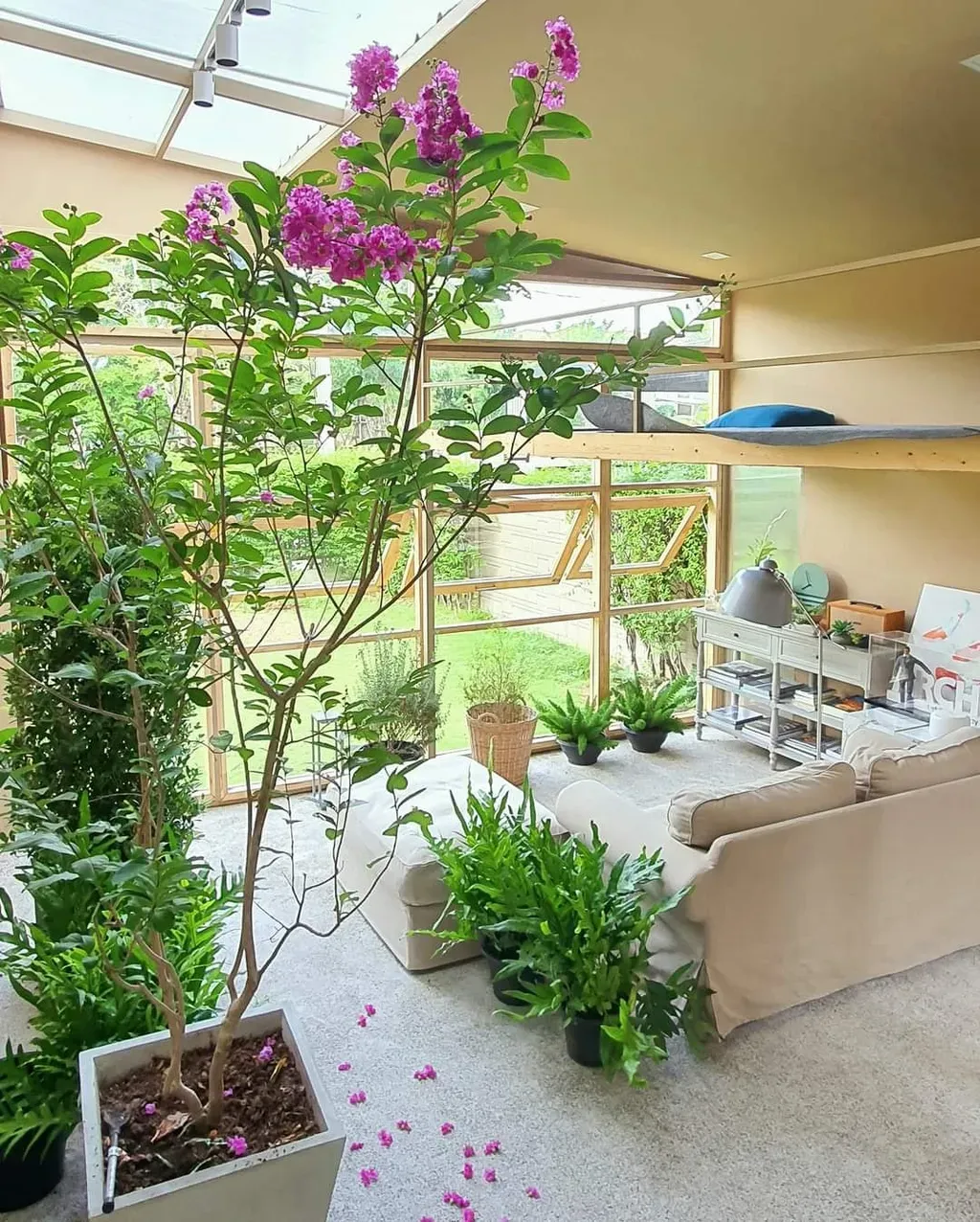 Sân vườn - Căn nhà nhỏ kiểu Nhật làm nội thất bằng gỗ sồi tự nhiên  | Space T
