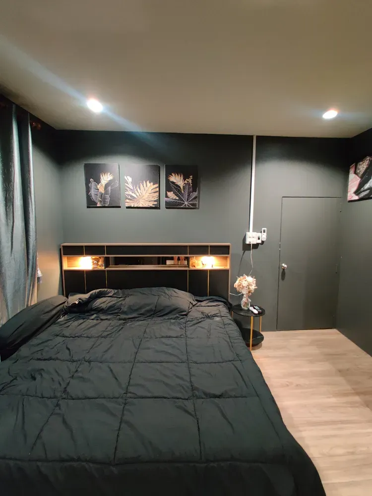 Chi 48 triệu đưa phòng cũ “vịt hóa thiên nga” sang trọng với tông màu đen | Space T