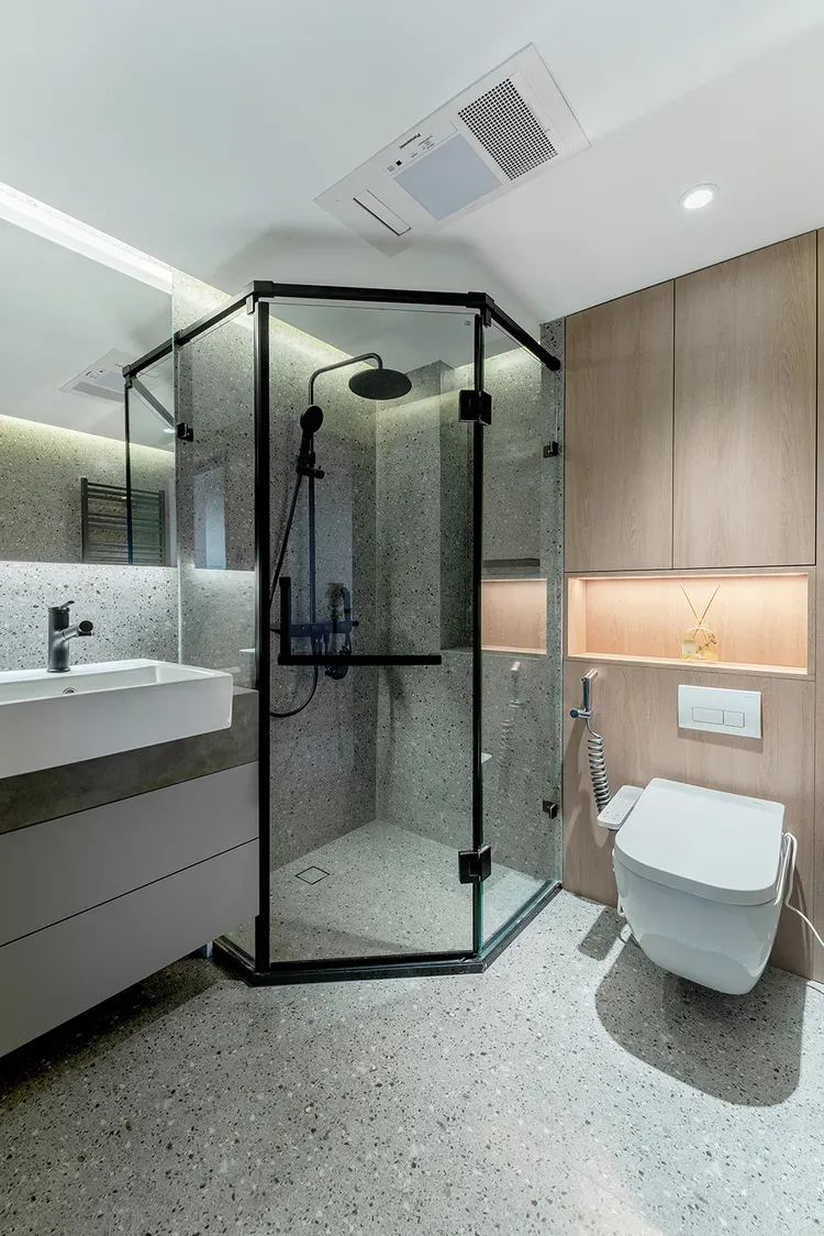Phòng tắm - Căn hộ chỉ thiết kế màu xám - đen mà sang trọng tinh tế bất ngờ  | Space T