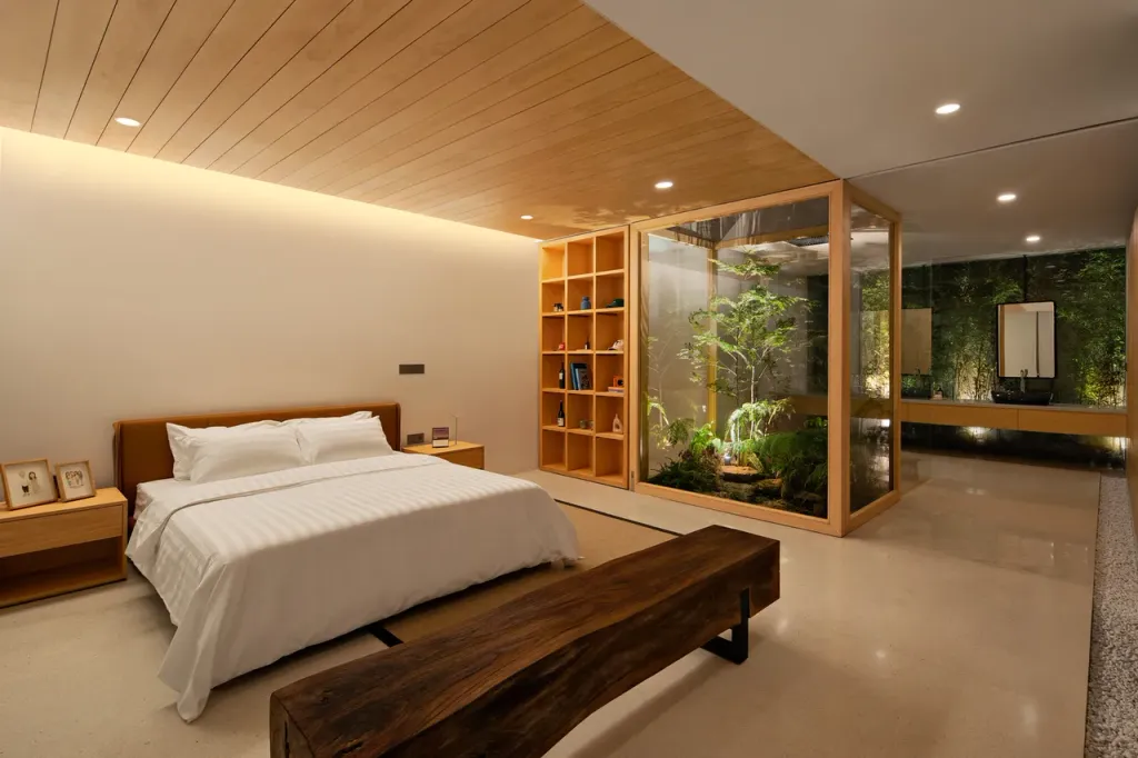 Phòng ngủ - “MDJ House”: nhà 2 tầng 400m2 kết hợp gỗ và bê tông kết cấu lệch tầng độc lạ  | Space T