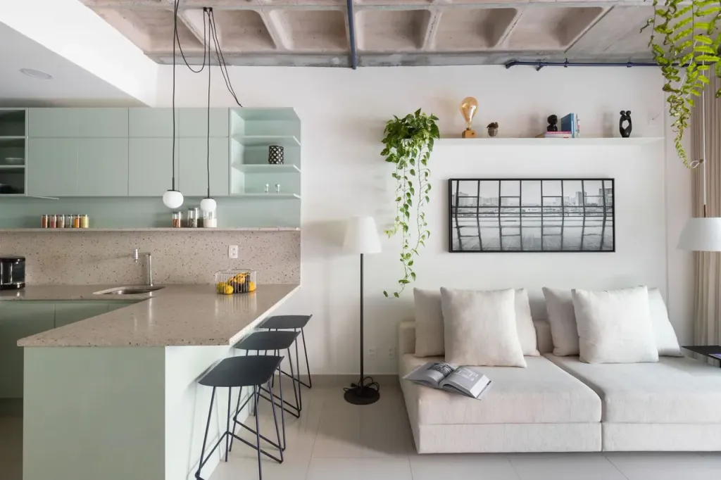 Phòng khách, Phòng bếp - Căn hộ màu xanh mint đẹp mắt với không gian ban công rộng rãi  | Space T