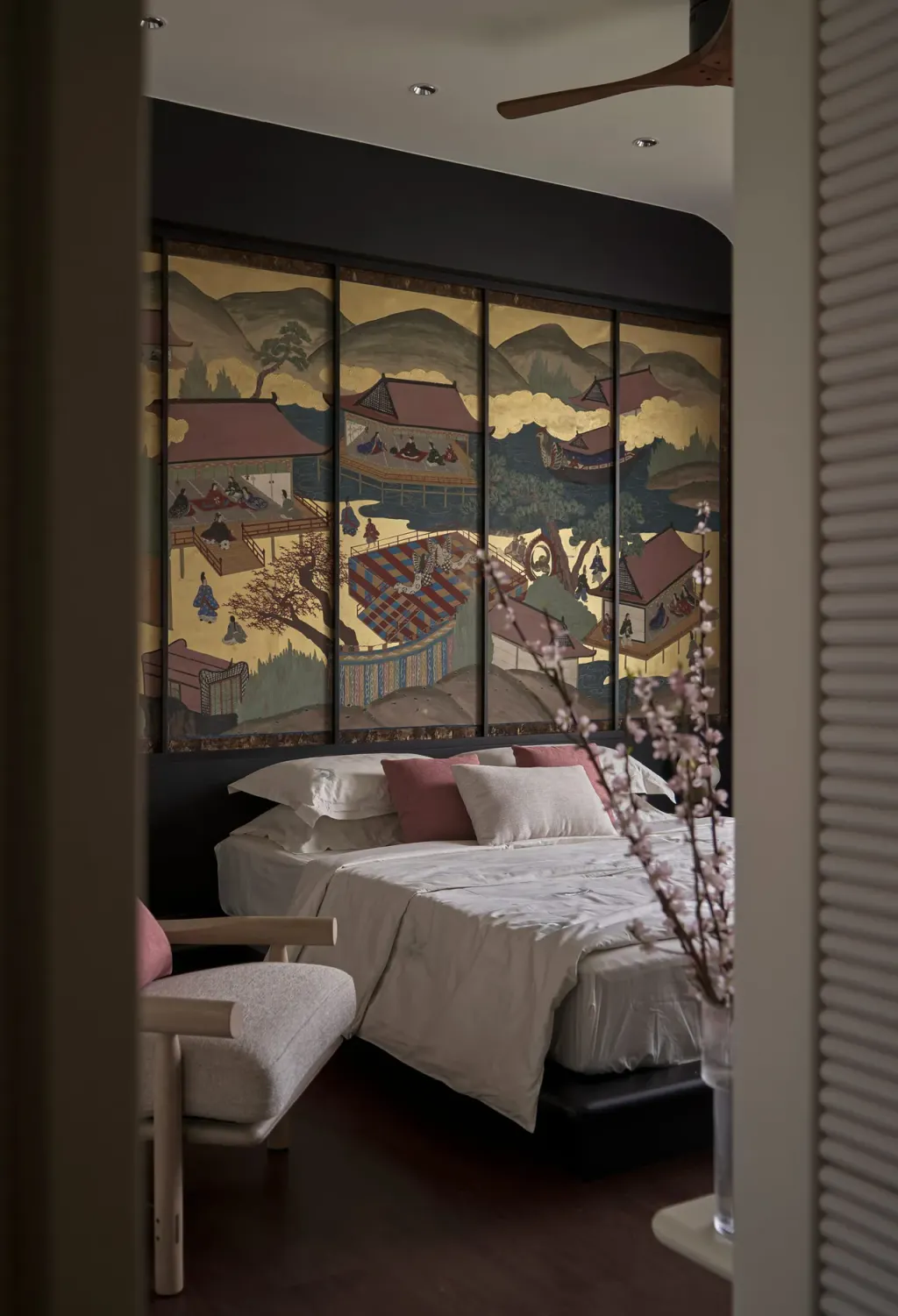 Phòng ngủ - Dấu ấn quê nhà trong căn hộ của gia đình người Đài Loan tại Việt Nam  | Space T