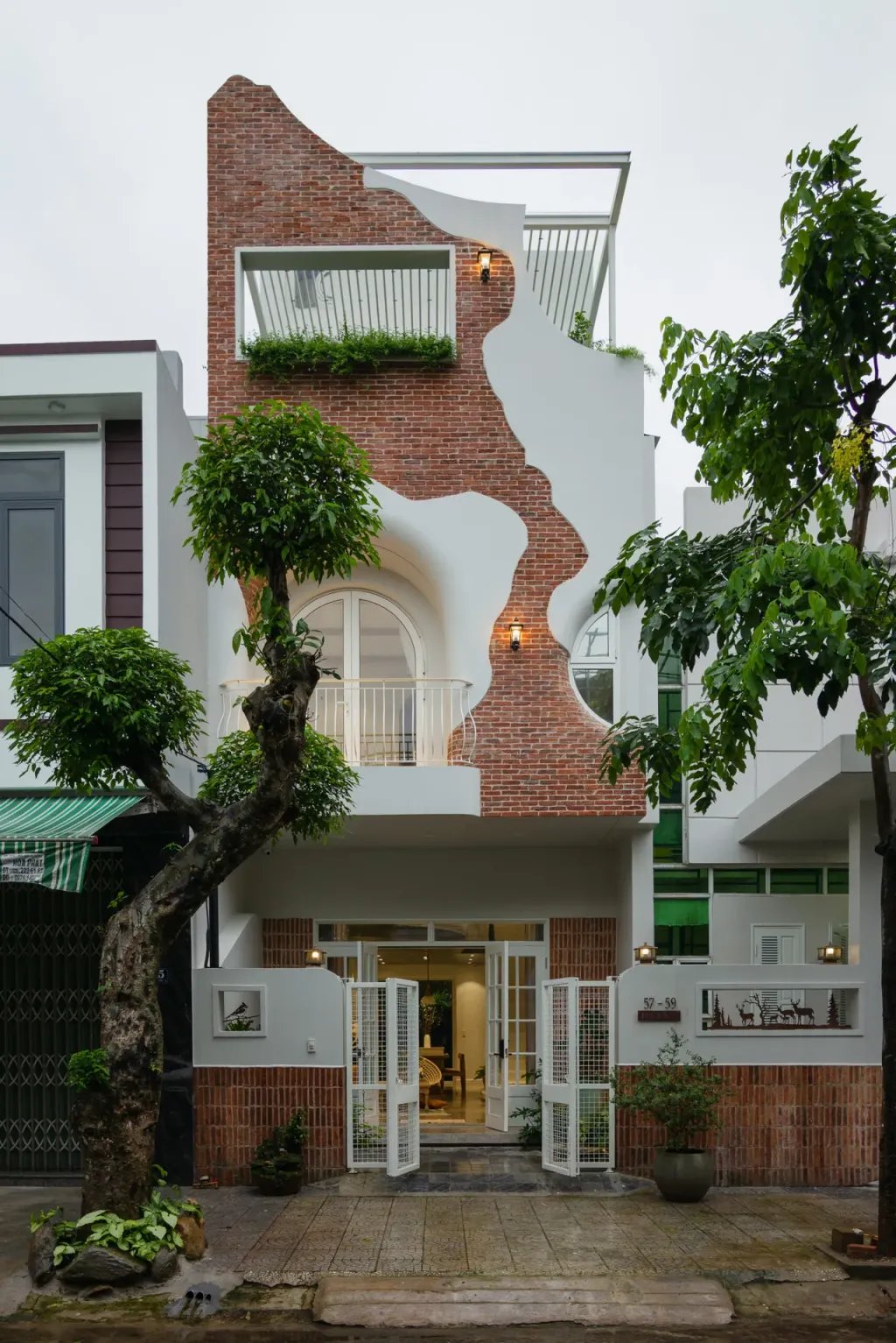 Mặt tiền - The Chau’s House - nơi nét đẹp của hiện đại và truyền thống giao thoa  | Space T