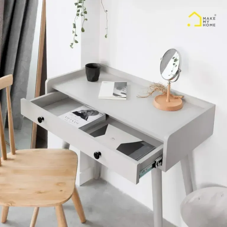 Mẫu bàn trang điểm gỗ cao su sơn phủ PU đến từ thương hiệu Make My Home