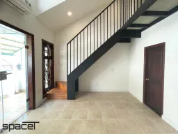 Cầu thang - Văn phòng Hai Bà Trưng Quận 1 