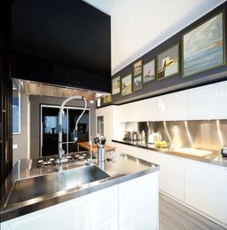 Phòng bếp - Biệt thự Đại Phú Gia - Phong cách Modern 