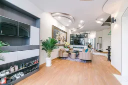 Phòng khách, Lối vào - Nhà phố Biên Hòa Đồng Nai - Phong cách Modern 
