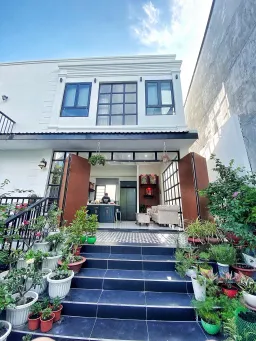 Sân vườn - Nhà phố Quận 8 - Phong cách Modern 
