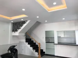 Sân để xe - Nhà phố Hoàng Văn Thụ Quận Tân Bình - Phong cách Modern 