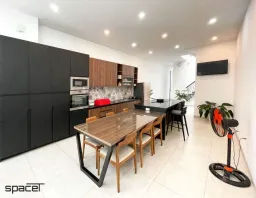 Phòng bếp, Phòng ăn - Nhà phố Đồng Nai - Phong cách Modern 