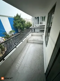 Lô gia - Nhà phố Hồ Văn Huê, Q. Phú Nhuận - Phong cách Minimalist 