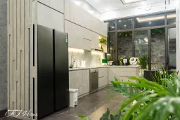 Phòng bếp - Nhà phố diện tích nhỏ được mở rộng không gian với phong cách Modern  