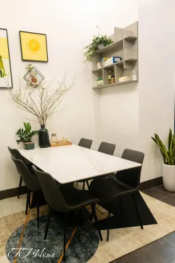 Phòng ăn - Nhà phố diện tích nhỏ được mở rộng không gian với phong cách Modern  
