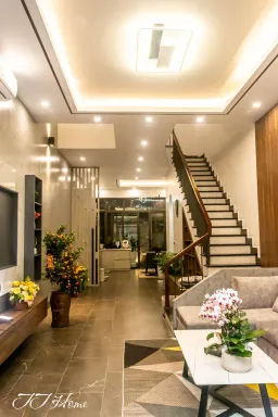 Phòng khách - Nhà phố diện tích nhỏ được mở rộng không gian với phong cách Modern  