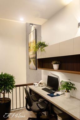 Phòng làm việc - Nhà phố diện tích nhỏ được mở rộng không gian với phong cách Modern  
