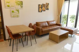 Phòng khách - Thư thái tuyệt đối trong căn hộ màu vàng 82m2 ven sông Sài Gòn 