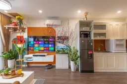 Phòng khách, Phòng bếp - Căn hộ phong cách Color Block trẻ trung của chàng 8x dân tộc Sán Chay 