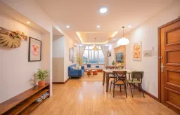 Phòng khách, Phòng ăn - “Thổi hồn” cho căn hộ 95m2 thuê du lịch tại Quy Nhơn 