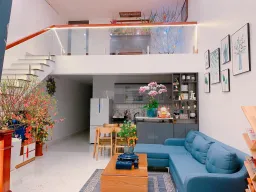 Phòng khách - Làm nhà phố màu xanh biển với tầng lửng đủ công năng tiết kiệm chi phi 
