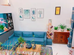 Phòng khách - Làm nhà phố màu xanh biển với tầng lửng đủ công năng tiết kiệm chi phi 