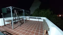 Nhà phố có 5 sân, thiết kế nội thất tối giản gần gũi thiên nhiên
