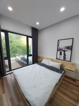 Phòng ngủ - Nhà phố có 5 sân, thiết kế nội thất tối giản gần gũi thiên nhiên 