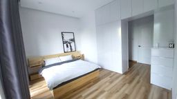 Phòng ngủ - Nhà phố có 5 sân, thiết kế nội thất tối giản gần gũi thiên nhiên 