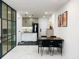 Phòng bếp - Căn hộ với ý tưởng thiết kế nội thất để giúp nhà sáng và rộng hơn 
