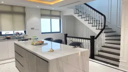 Phòng bếp - Nhà phố thiết kế nội thất cao cấp sang trọng như khách sạn 5 sao 