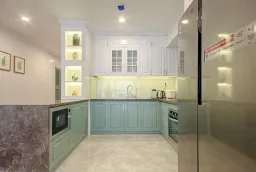 Phòng bếp - Căn hộ Tân cổ điển dù kết hợp nhiều màu sắc vẫn hài hòa bắt mắt 