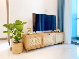 Phòng ngủ, Phòng khách - Trang trí căn hộ 51m2 như homestay cạnh biển chỉ 65 triệu đồng 