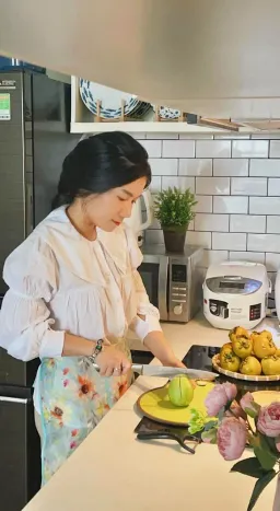 Phòng bếp - Căn hộ của cô gái độc thân - thành quả 8 năm xa quê hương 