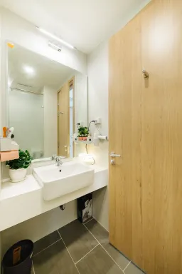 Phòng tắm - Căn hộ tối giản với ý tưởng phòng khách kiểu Nhật  