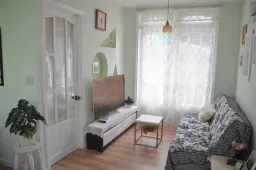 Phòng khách - Tân trang nhà phố 20 năm tuổi tại Đà Lạt view "đắt giá" bên Hồ Xuân Hương  