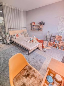 Phòng ngủ - Trang trí phòng ngủ nhỏ chỉ 10m2 ấn tượng như studio chụp ảnh 