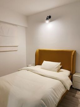 Phòng ngủ - Căn hộ phong cách tối giản cùng tông trắng - đen - vàng 