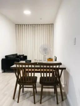 Phòng khách, Phòng bếp, Phòng ăn - Căn hộ phong cách tối giản cùng tông trắng - đen - vàng 