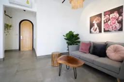 Phòng khách - Homestay vợ chồng mình làm khi “bỏ thủ đô về biển” 
