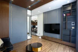 Phòng khách - Nhà phố 80m2 xây kiểu Hiện đại, tối ưu không gian với tông màu xám - đen sang trọng 