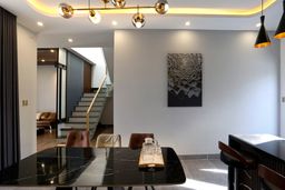 Phòng ăn - Nhà phố 80m2 xây kiểu Hiện đại, tối ưu không gian với tông màu xám - đen sang trọng 
